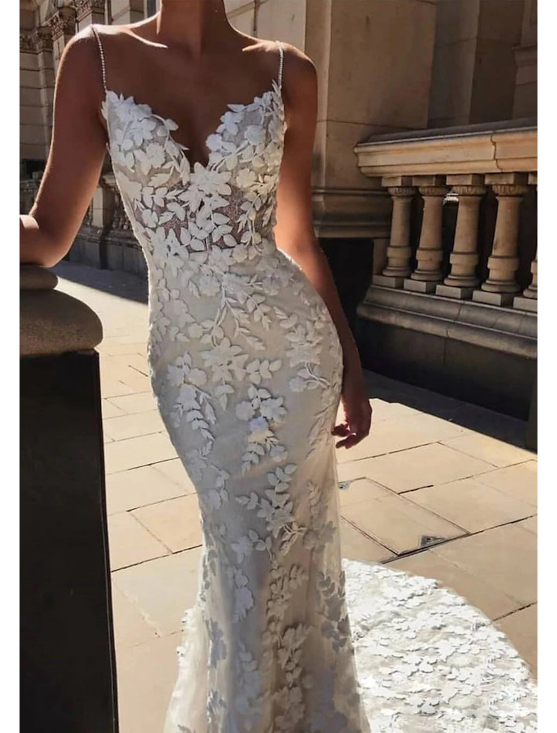 Wholesale Beach Boho Wedding Dresses Mermaid / Trumpet Camisole V Neck Spaghetti Strap Chapel Train Lace Outdoor Bridal Gowns With Lace Appliques